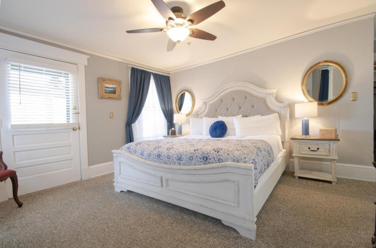 Bed & Breakfast On Charlotte
