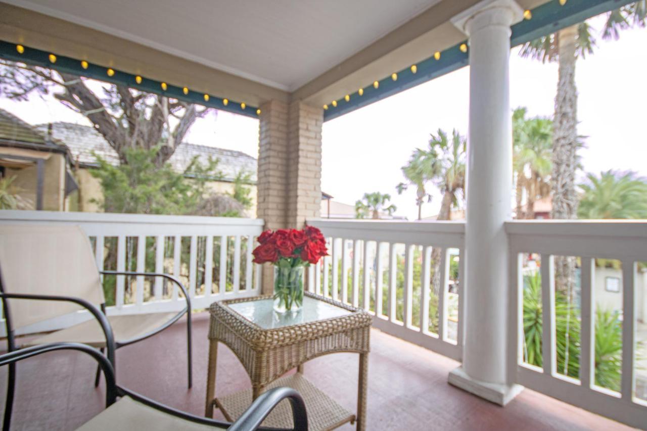Bed & Breakfast On Charlotte